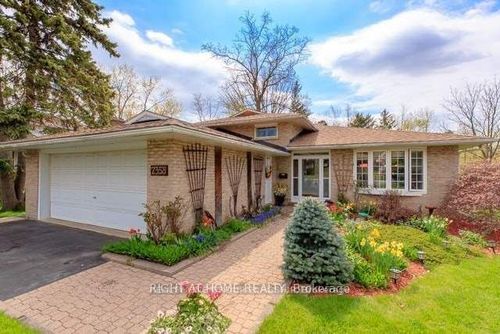 2358 Thorn Lodge Dr, Mississauga, ON, L5K1K5 | Card Image
