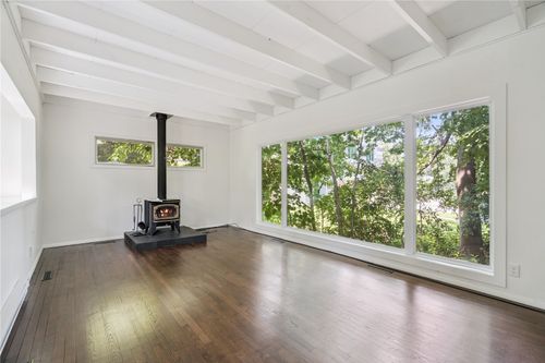 225 Lee St, Iowa City, IA, 52246-3811 | Card Image