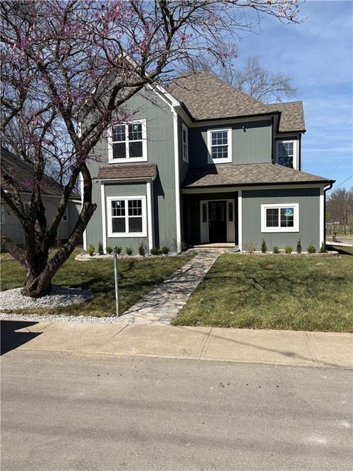 406 Forest St, Harrisonville, MO, 64701-1414 | Card Image