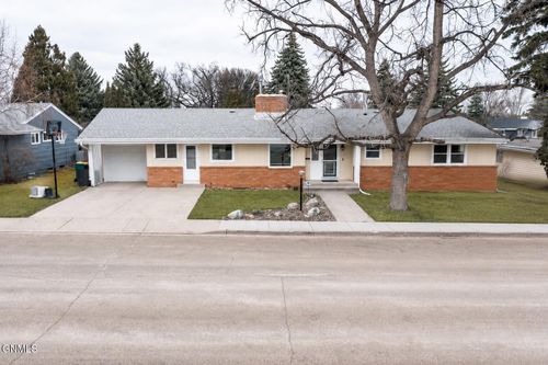 216 Tower Ave, Bismarck, ND, 58501-3510 | Card Image