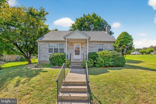 3920 Dillingersville Rd, Zionsville, PA, 18092-2805 | Card Image