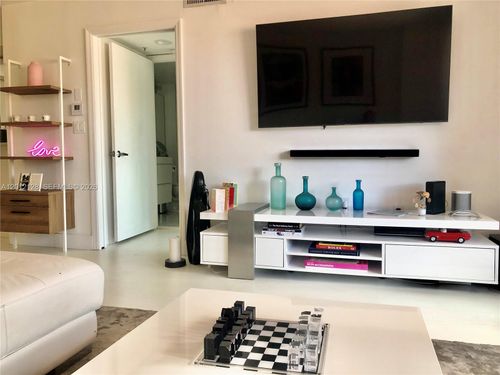 307-90 Alton Rd, Miami Beach, FL, 33139-6874 | Card Image