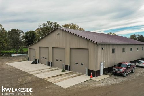 67406 Brian Dr, Ray, MI, 48096-4147 | Card Image