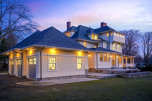 4 Adams St, Lexington, MA, 02420-1802 | Card Image