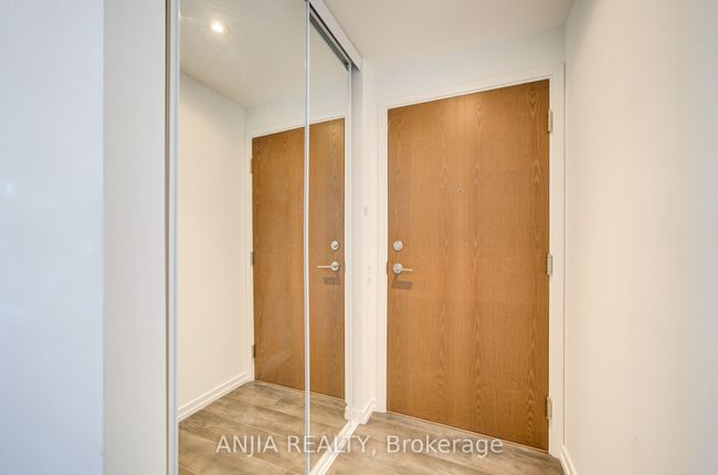 1712 - 1000 Portage Pky, Condo with 1 bedrooms, 1 bathrooms and null parking in Concord ON | Image 7