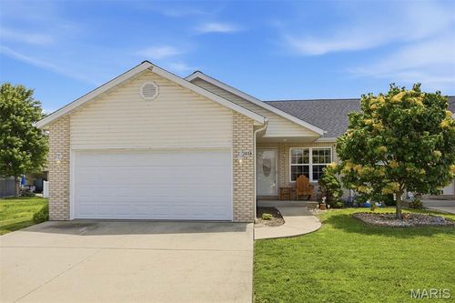 a-125 Auburn Ct, Highland, IL, 62249-3875 | Card Image