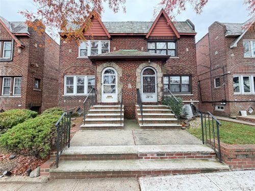 206-12 50th Ave, Oakland Gardens, NY, 11364-1048 | Card Image