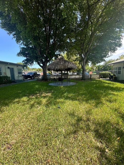 713 Ne 3rd St, Hallandale Beach, FL, 33009-3511 | Card Image