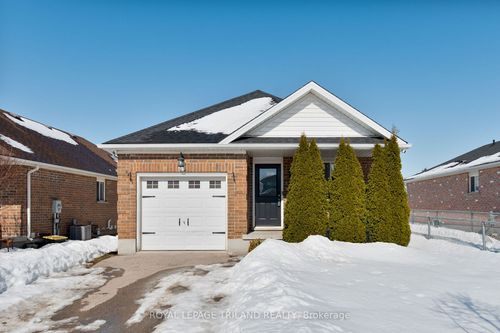 916 Marigold St, London, ON, N5X4G8 | Card Image