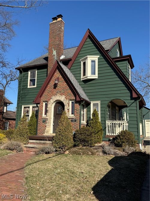 708 Park Ave, Elyria, OH, 44035-6608 | Card Image