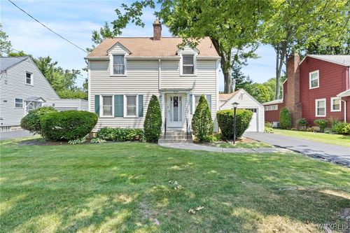 9120 Champlain Ave, Niagara Falls, NY, 14304-4412 | Card Image