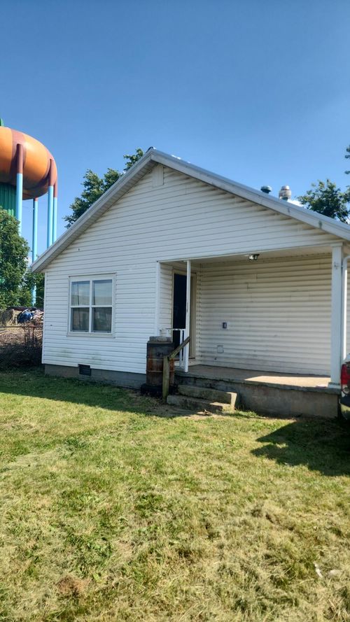 rear-373 Walnut St, Circleville, OH, 43113-2225 | Card Image