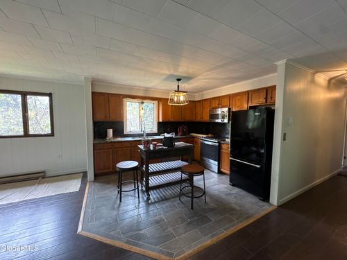 5 Hemlock Circle, Ticonderoga, NY, 12883 | Card Image