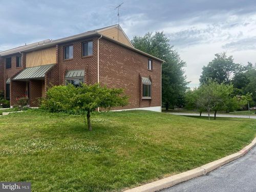 100 Conway Ct, EXTON, PA, 19341-2916 | Card Image