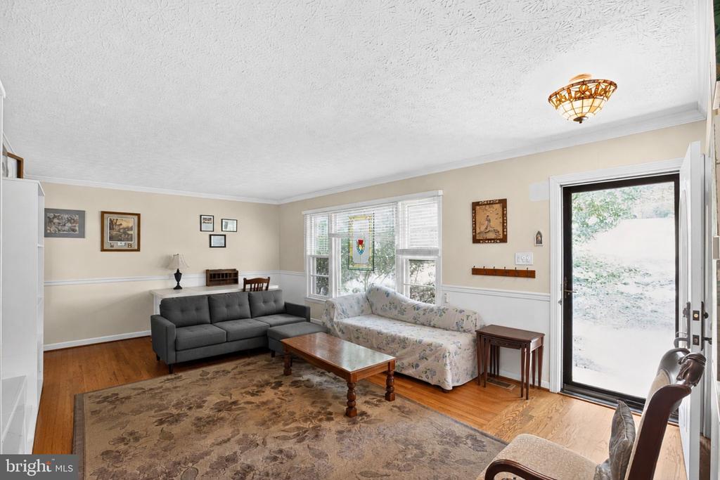 Residential in LEXINGTON PARK 4