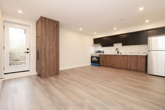 1046 Roosevelt Rd, House attached with 5 bedrooms, 6 bathrooms and 2 parking in Mississauga ON | Image 29