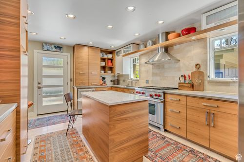 2035 E Ribbon Ln, Holladay, UT, 84117-4323 | Card Image