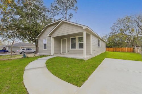 5824 Glen Lee Dr, Humble, TX, 77396-1709 | Card Image