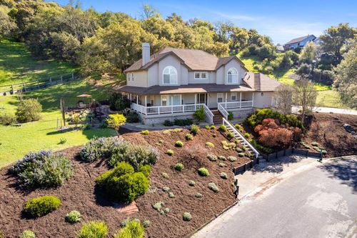 810 Revel Road, Healdsburg, CA, 95448 | Card Image