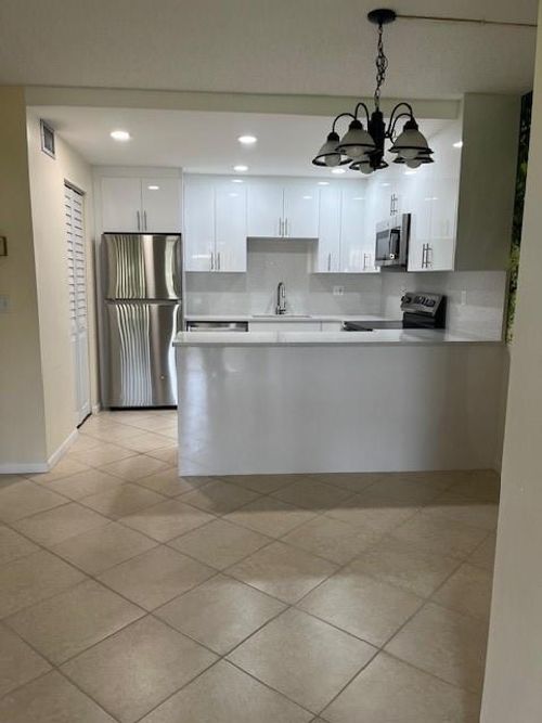 c1-418 Pine Glen Ln, Greenacres, FL, 33463-8516 | Card Image