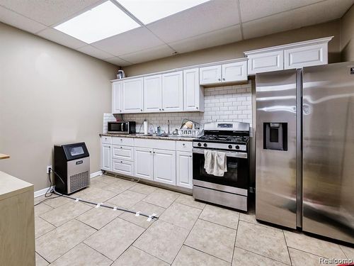 15735 Schaefer Hwy, Detroit, MI, 48227-3341 | Card Image