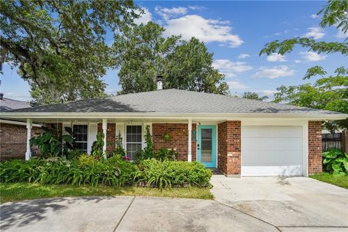 806 Colonial Club Dr, Harahan, LA, 70123-3014 | Card Image