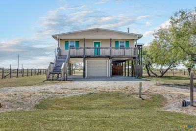 243 D Street, House other with 3 bedrooms, 2 bathrooms and null parking in Port Lavaca TX | Image 1