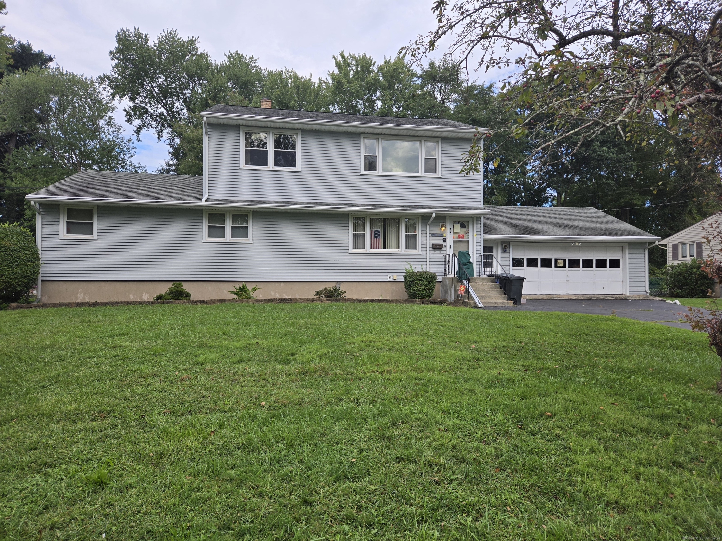 Cottontail Ln, North Haven, CT 06473