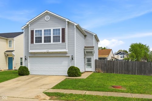 1249 Edgewater Dr, Greenwood, IN, 46143-8123 | Card Image