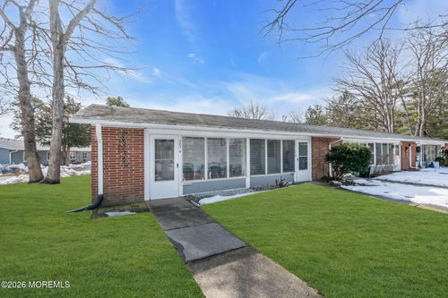 303A Malvern Ct, Lakewood, NJ, 08701-6584 | Card Image