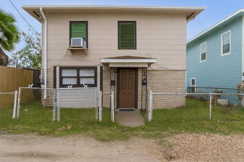 6113 Avenue Q 1/2, Galveston, TX, 77551-1493 | Card Image