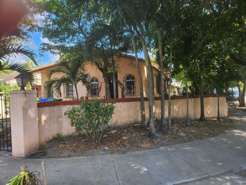 2054 Sw 5th St, Miami, FL, 33135-3284 | Card Image