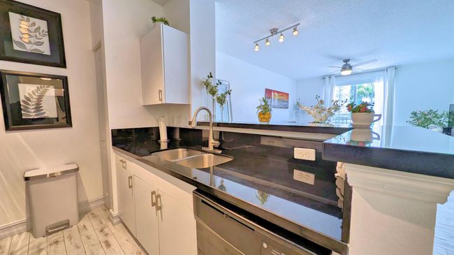 APT-203 - 720 S Sapodilla Ave, Condo with 1 bedrooms, 1 bathrooms and null parking in West Palm Beach FL | Image 10
