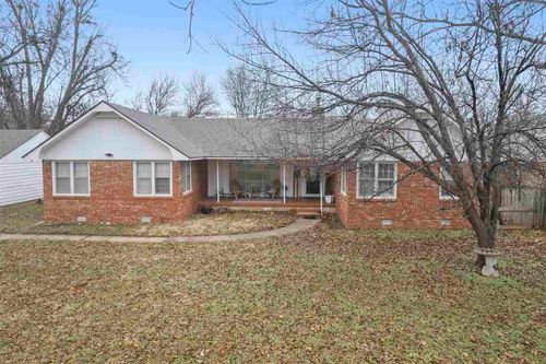 505 E Chantry St, Perkins, OK, 74059-3033 | Card Image