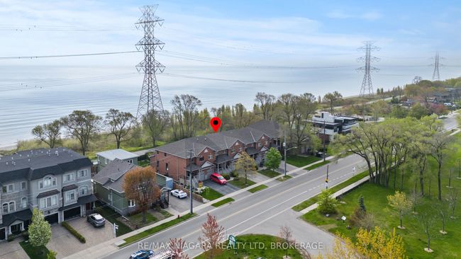 1069 Beach Blvd, House attached with 2 bedrooms, 4 bathrooms and 2 parking in Hamilton ON | Image 4