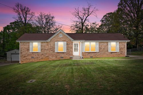931 Poppy Dr, Clarksville, TN, 37042-5913 | Card Image