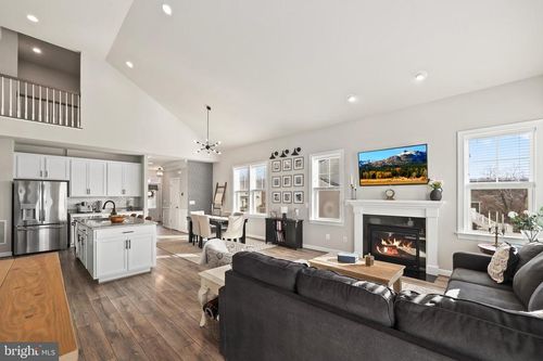 18140 Ridgewood Pl, ROUND HILL, VA, 20141-3518 | Card Image