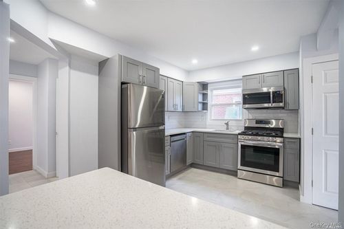 44 Stewart Ave, Stewart Manor, NY, 11530-2213 | Card Image