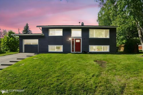 7515 E 20th Ave, Anchorage, AK, 99504-3532 | Card Image