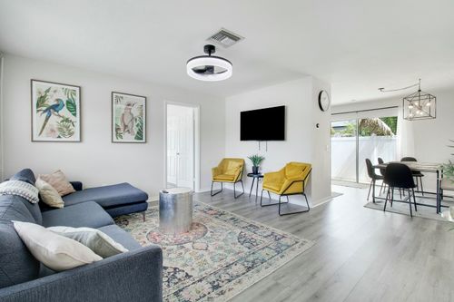 2112 Mercer Ave, West Palm Beach, FL, 33401-6870 | Card Image