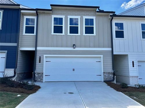 440 Point Place Dr, Loganville, GA, 30052-9310 | Card Image