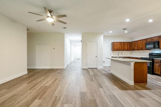 167 Courageous Side Way, House other with 4 bedrooms, 3 bathrooms and 2 parking in Magnolia TX | Image 6