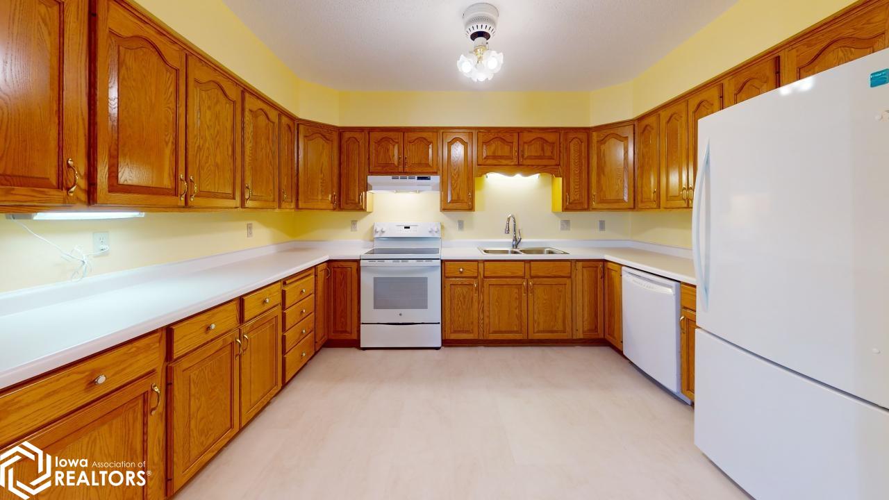 6th St, Forest City, IA 50436