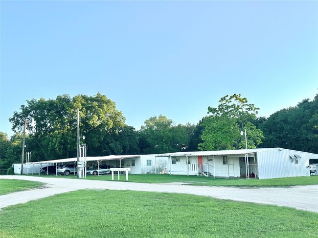 UNIT-14 - 3210 Rural Ranch Rd, Home with 14 bedrooms, 14 bathrooms and 20 parking in Gainesville TX | Image 22