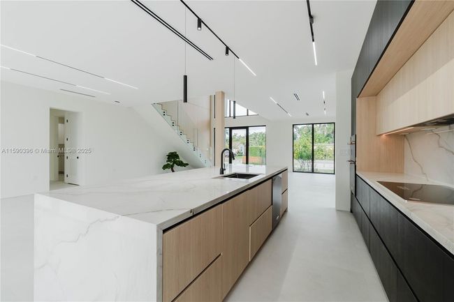 549 East Dr, House other with 4 bedrooms, 4 bathrooms and null parking in Miami Springs FL | Image 18