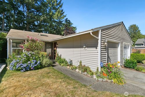 13216 Ne 138 Place, Kirkland, WA, 98034 | Card Image