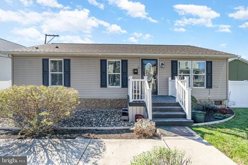 421 N Railroad St, PALMYRA, PA, 17078-1330 | Card Image