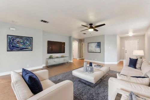 717 Blair Ave, Bastrop, TX, 78602-6665 | Card Image