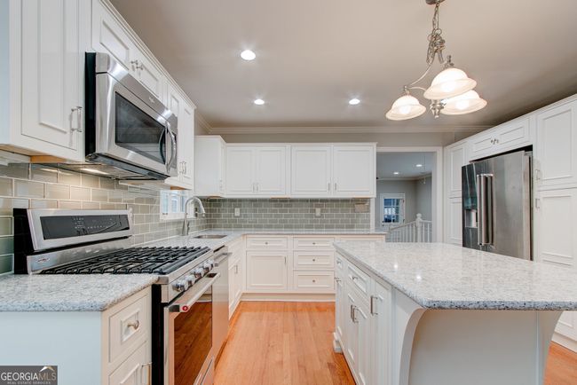 7070 Glenridge Dr, House other with 4 bedrooms, 3 bathrooms and null parking in Atlanta GA | Image 15