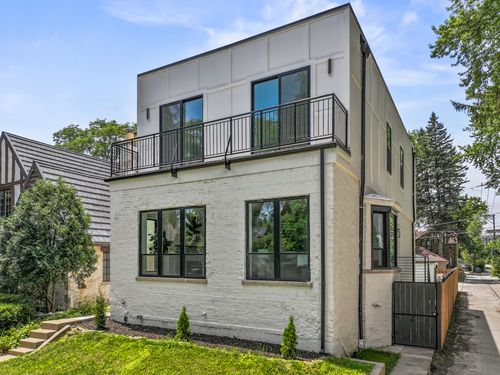 5944 Knox Ave, Chicago, IL, 60646-5818 | Card Image